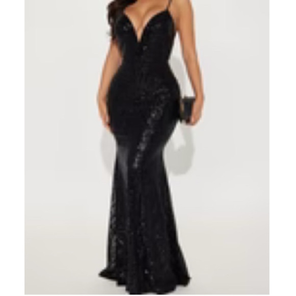Elegant Black Sequin Evening Gown